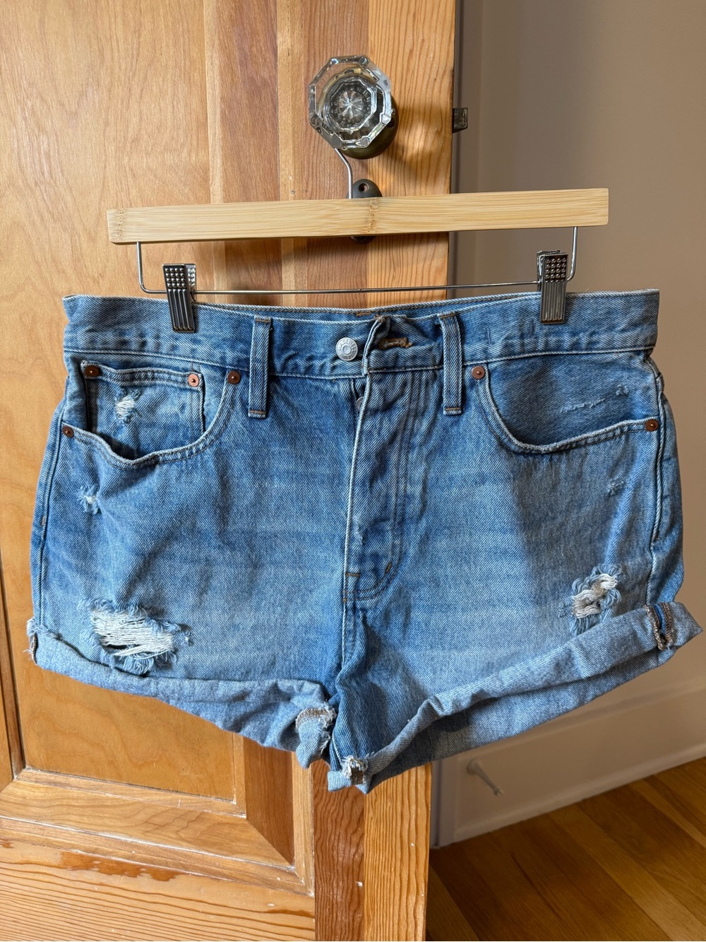 Madewell Light Blue Distressed Denim Shorts size 28 curvy